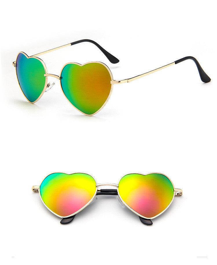 Love-Struck Heart Sunglasses - Retro Chic & Trendy