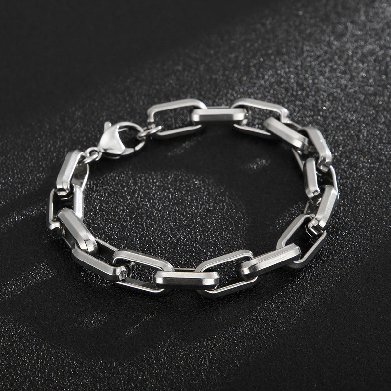 SLEEK CHAIN LINK
