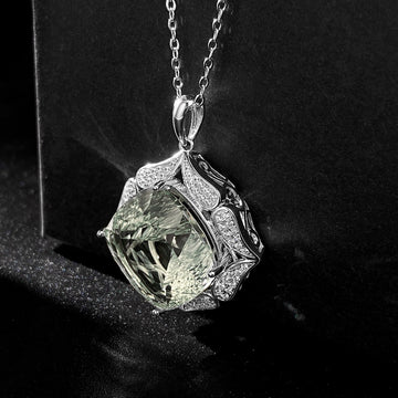 EMERALD ENCHANTMENT Necklace