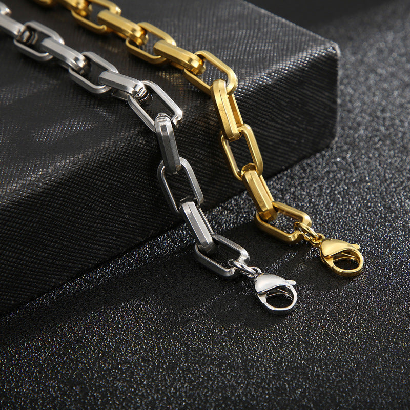 SLEEK CHAIN LINK