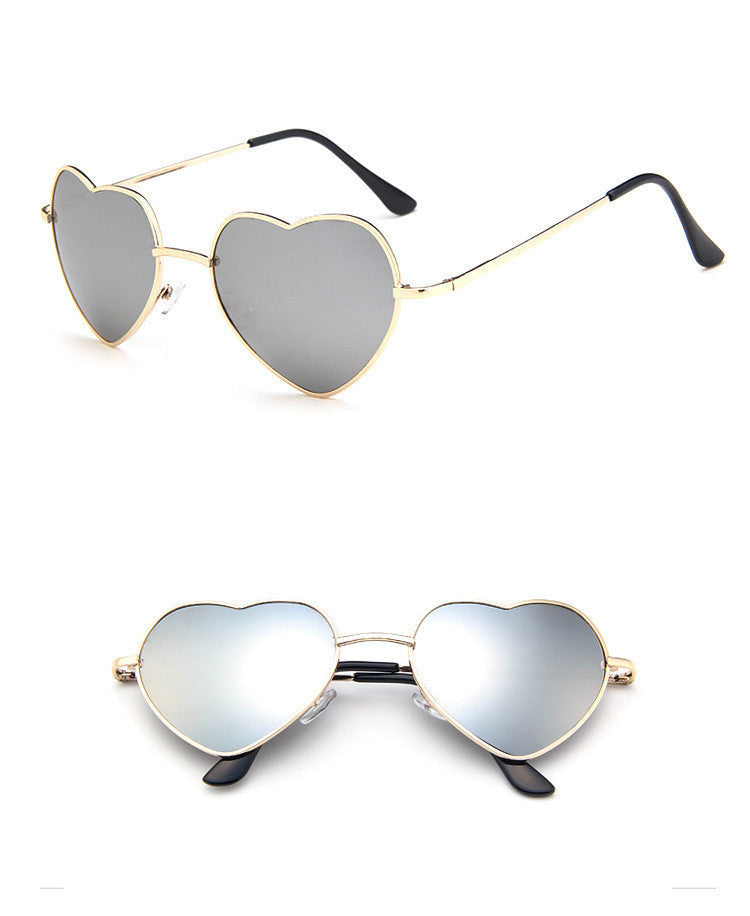 Love-Struck Heart Sunglasses - Retro Chic & Trendy