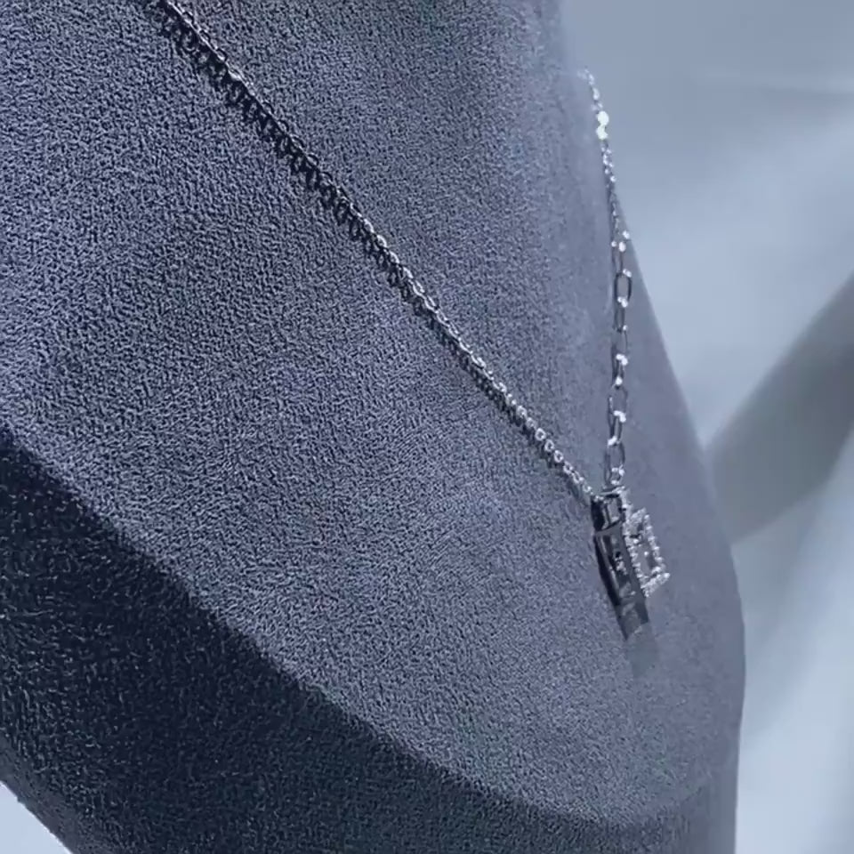 ESSENCE OF AMOUR Zircon Perfume Bottle Necklace Video 1